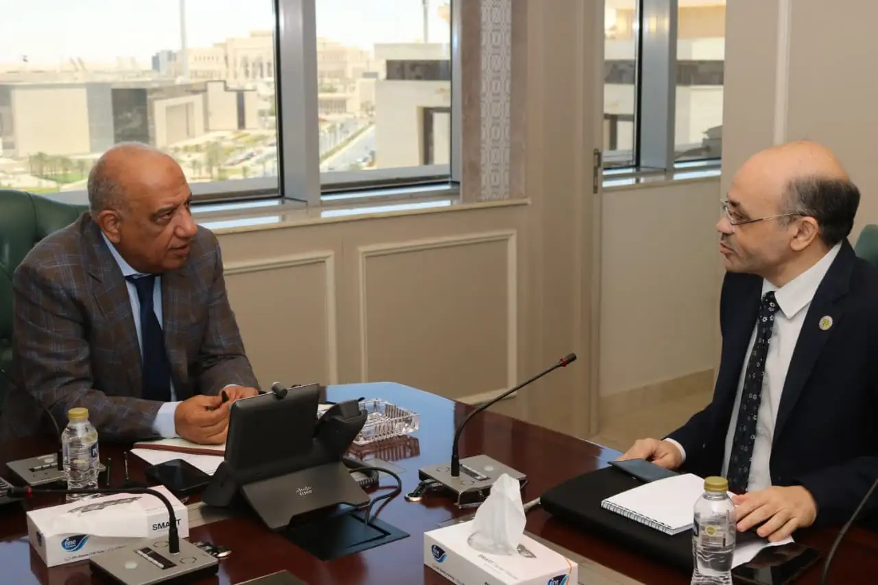 ''وزير الكهرباء'' يجتمع برئيس ''هيئة المواد النووية'' لمتابعة الموقف التنفيذي وتطور الاعمال فى مشروعات الكيانات الاقتصادية للاستفادة من المواد الارضيّة والعناصر النادرة المصاحبة للخامات النووية