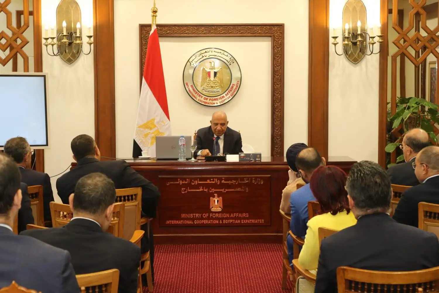 ''وزير الكهرباء'' يلتقي برؤساء البعثات الدبلوماسية والقنصلية بالخارج ويطرح مجالات العمل المشترك والتعاون مع العديد من الدول والفرص الاستثمارية المتاحة فى قطاع الطاقة
