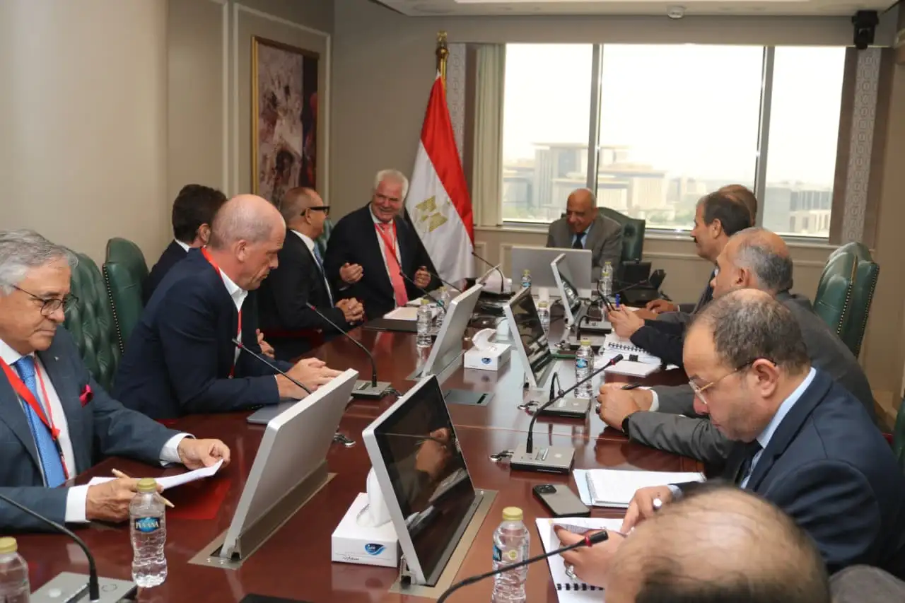 ''وزير الكهرباء'' يتابع مع تحالف ''رينيرجي جروب بارتنرز'' مستجدات المشروع المتكامل للطاقات المتجددة والنظيفة والذى يشمل محطات للطاقة الشمسية والضخ والتخزين الكهرومائية فى شبه جزيرة سيناء