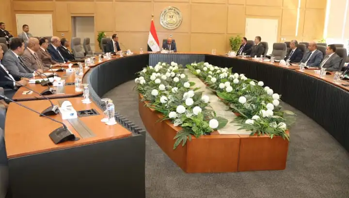 خلال اجتماعه برؤساء القطاعات ومديرى ومسئولي الأمن بشركات الكهرباء ''وزير الكهرباء'' يتابع تنفيذ الخطة الأمنية المتكاملة وتوحيد المفاهيم وبنود التنفيذ فى جميع مواقع العمل والإنتاج التابعة