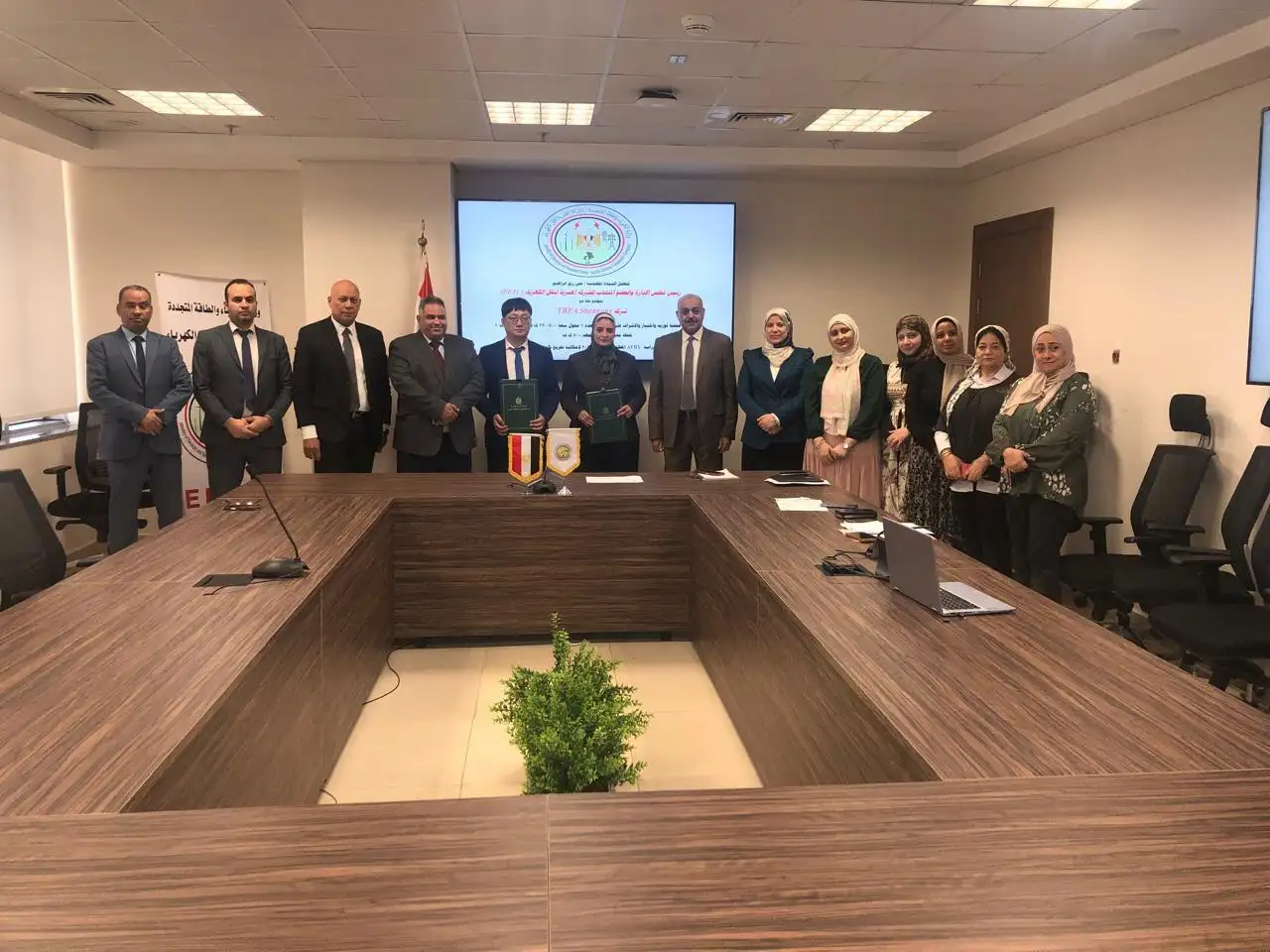 ''نقل الكهرباء'' توقع عقداً مع ''TBEA Shenyang'' لتوريد محول لمحطة أكتوبر ضمن خطة دعم الشبكة القومية واستيعاب قدرات الطاقة المتجددة