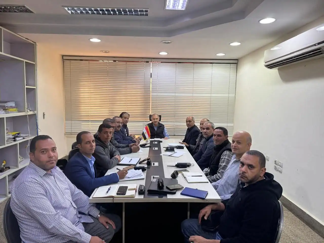 ''رئيس مياه كفرالشيخ'' يعقد اجتماعاً تنسيقيا مع قيادات المناطق و ممثل العاملين لمتابعة استعدادات الشركة لموسم الشتاء