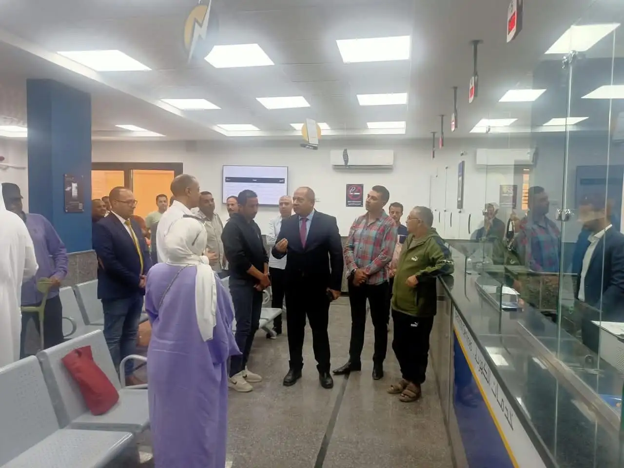 استكمالا لجولته بقطاع كهرباء شمال سيناء 'رئيس كهرباء القناة' يعلن توصيل التيار لمطار وميناء العريش البحري