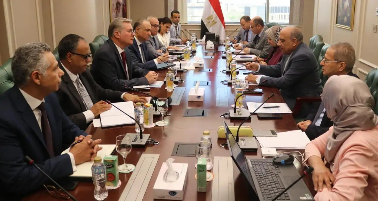 وزيرا 'الكهرباء والبترول' يناقشان خطة العمل المشترك وتوفير الوقود لتأمين التغذية الكهربائية وتحقيق الاستقرار للشبكة خلال فصل الصيف