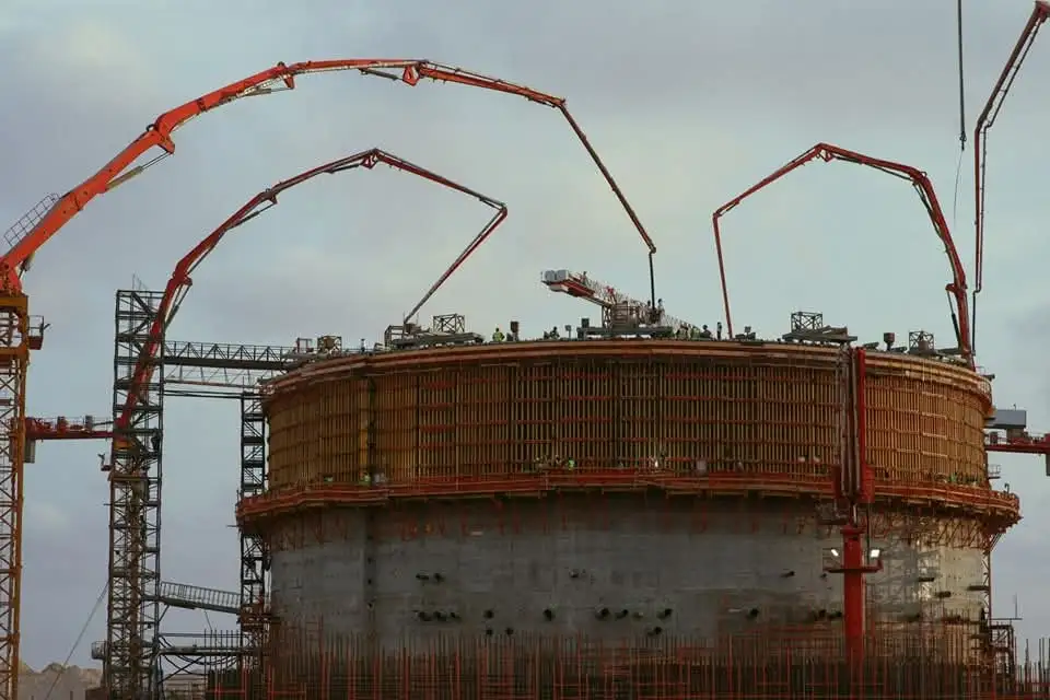 'المحطات النووية' : اكتمال أعمال الصبة الخرسانية للمستوى الثاني لمبنى وعاء الاحتواء الداخلي بمبنى المفاعل بالوحدة النووية الثانية
