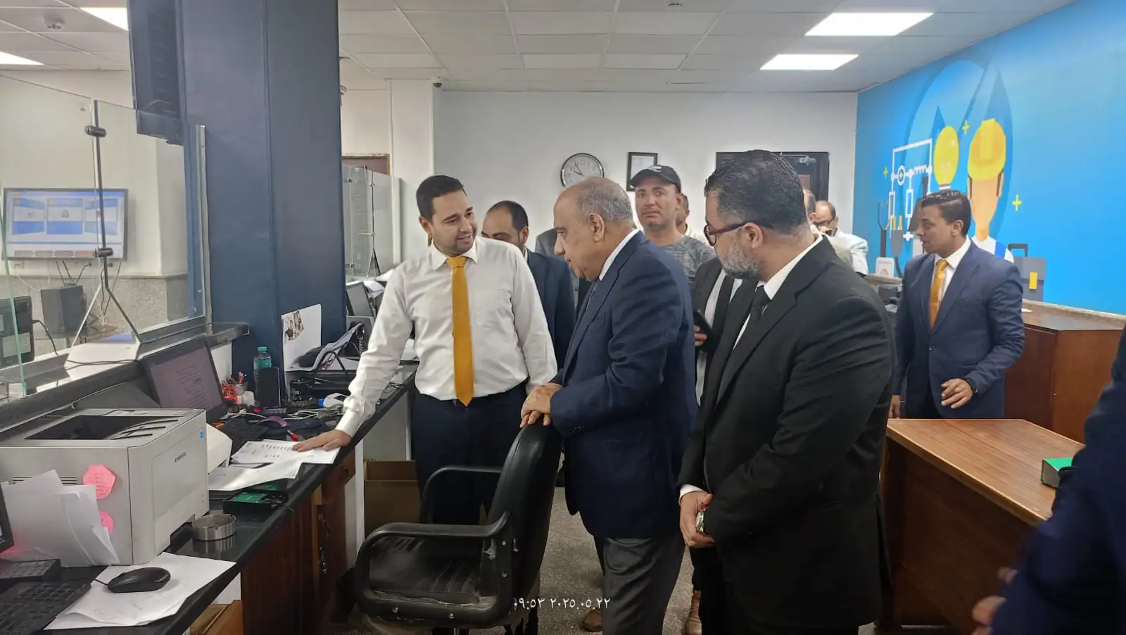 'وزير الكهرباء' يتفقد فرع 'ايرادات وشبكات القاهرة الجديدة' التابع لشركة شمال القاهرة لتوزيع الكهرباء