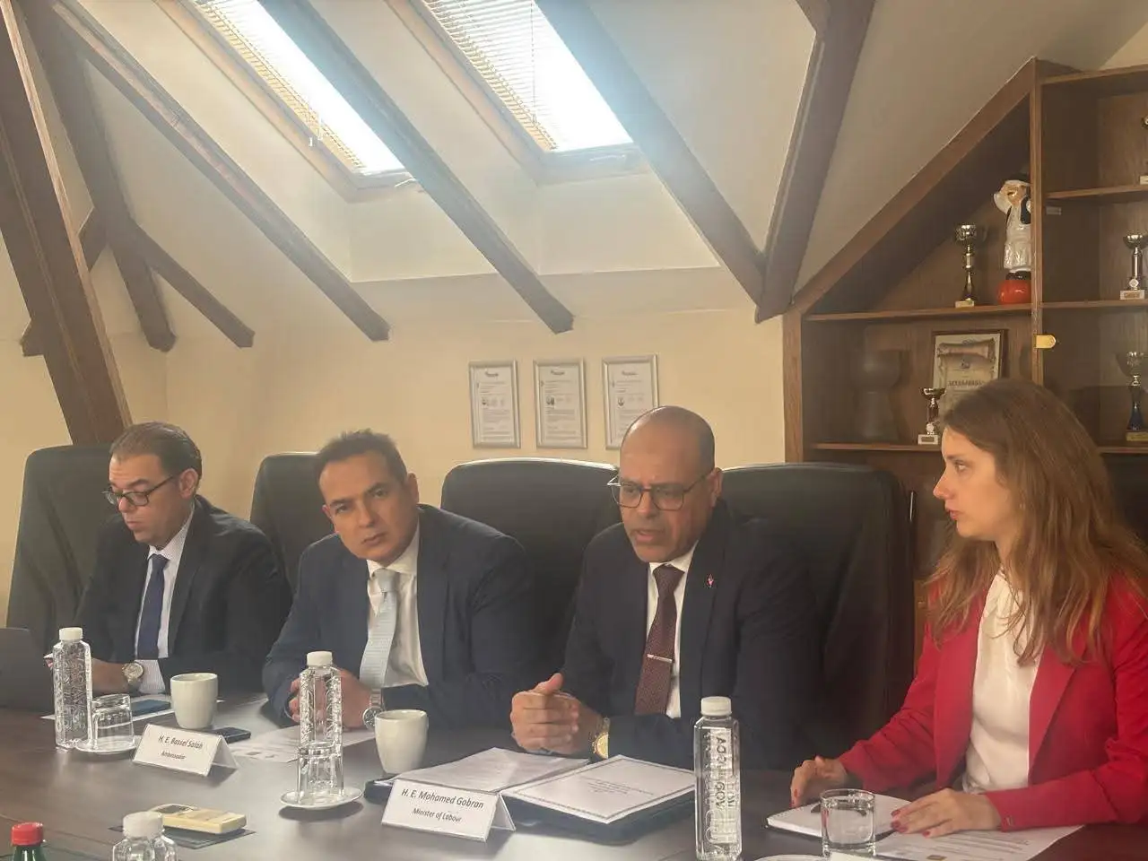 'وزير العمل' يواصل لقاءته في صربيا ويعقد إجتماعًا مع مدير هيئة التوظيف الوطني الصربية