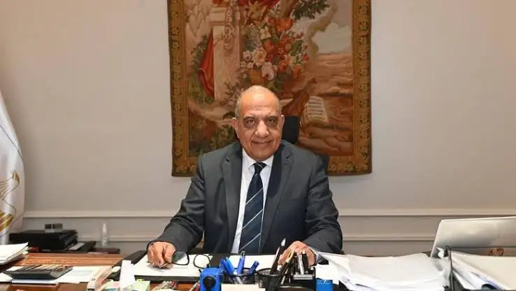 'وزير الكهرباء' يهنئ العاملين بعيد الأضحى المبارك و يؤكد : الدولة تولي اهتماما كبيرا بالقطاع.. والعاملون لديهم رسالة وعليهم مسئولية