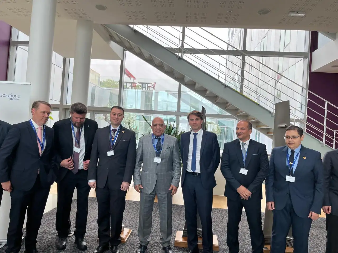 على هامش زيارته إلى فرنسا 'وزير الكهرباء' يزور مصنعي 