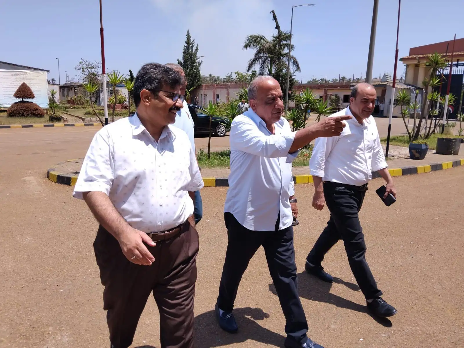 'وزير الكهرباء' يقضي ثالث ايام عيد الاضحى المبارك مع العاملين فى محطة توليد كهرباء ابو قير الجديدة بمحافظة الاسكندرية