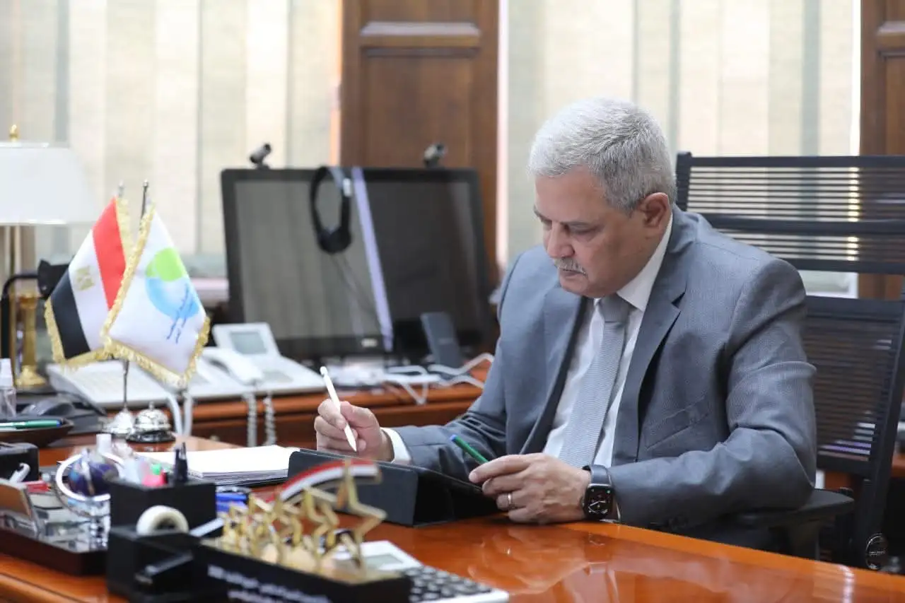 'رسلان' يصدر قراراً بتحديد قيمة علاوة الترقية والعلاوة التشجيعية بنسبة 10% للعاملين بالشركة القابضة وشركاتها التابعة 