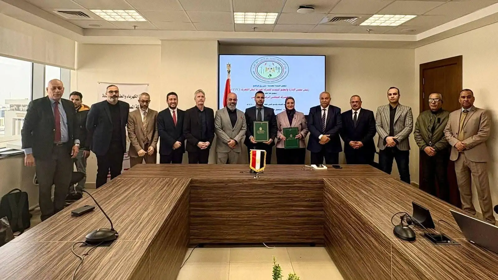 ''نقل الكهرباء'' توقع عقداً مع ''هيتاشي إنيرجي'' لتشغيل محطة محولات بدر 500 ك.ف ومحطة سكاكين طابا الداعمة للربط الكهربائي المصري- السعودي